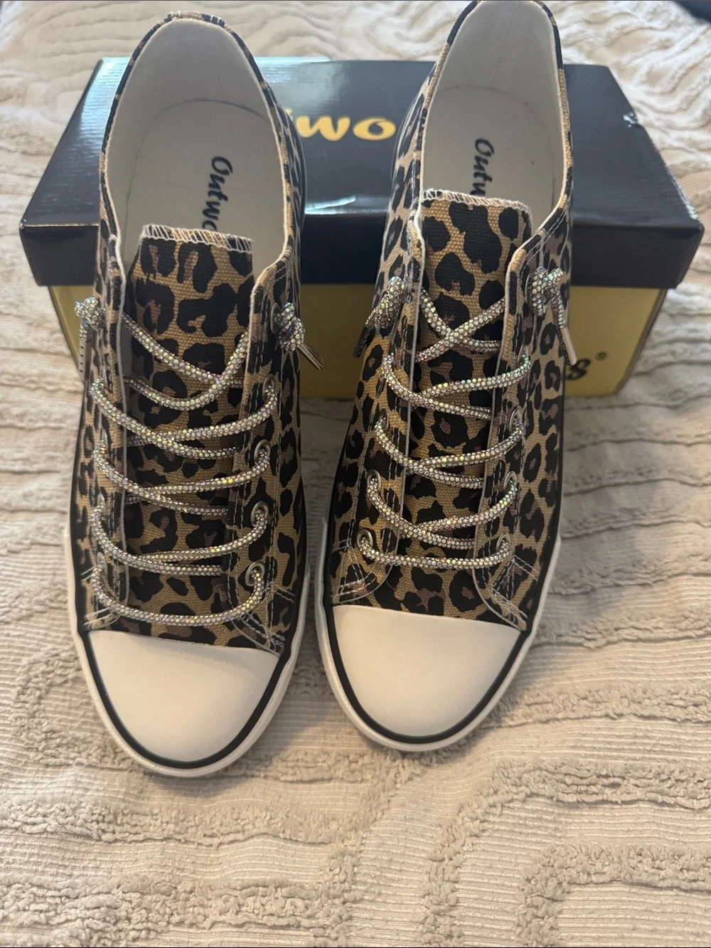 Out woods Leopard Print Low-Top Canvas Sneakers - with rhinestone laces - Picture 3 of 16